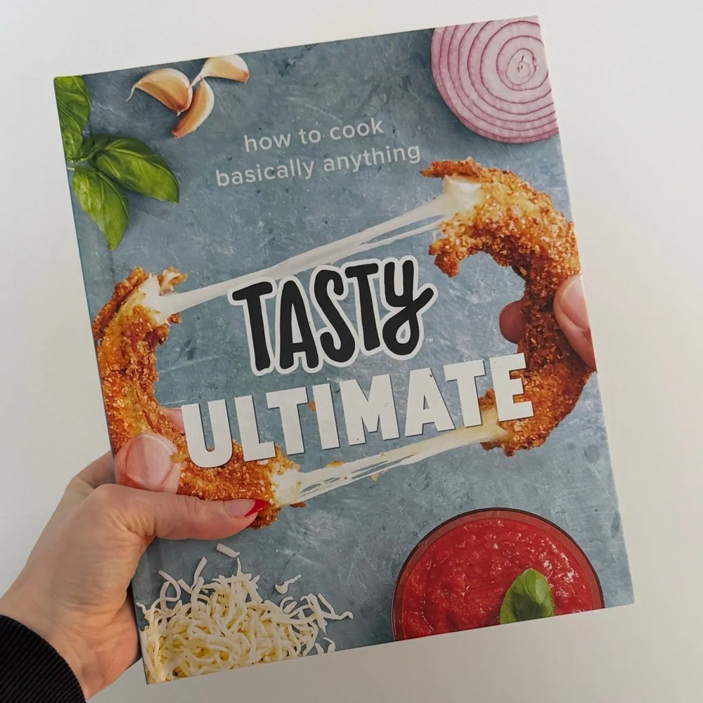 TASTY Ultimate Cookbook - Picture 1 of 3